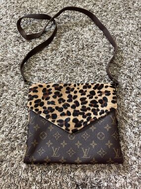 Crossbody with Leopard Print calf hair